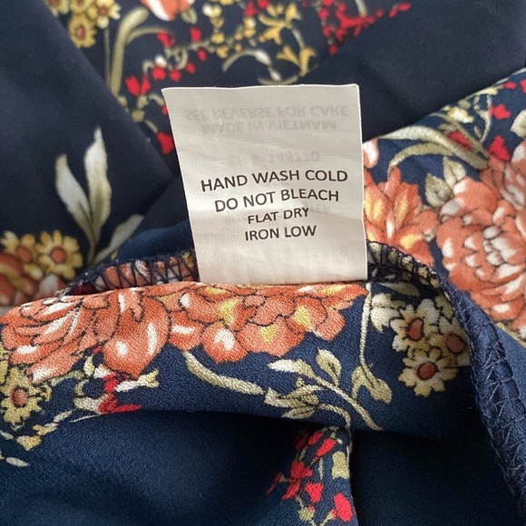 Sienna Sky XS Off the Shoulder Teen Women's Blue Floral Top Preowned - Picture 7 of 7